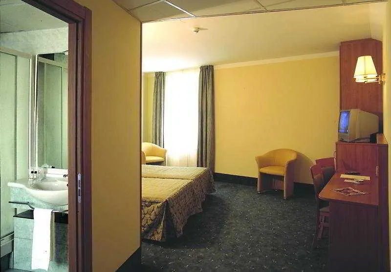 Hotel Re Lissone 3*,